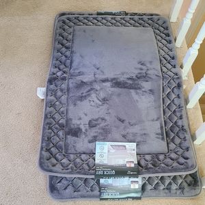 Grey cushioned bathmats